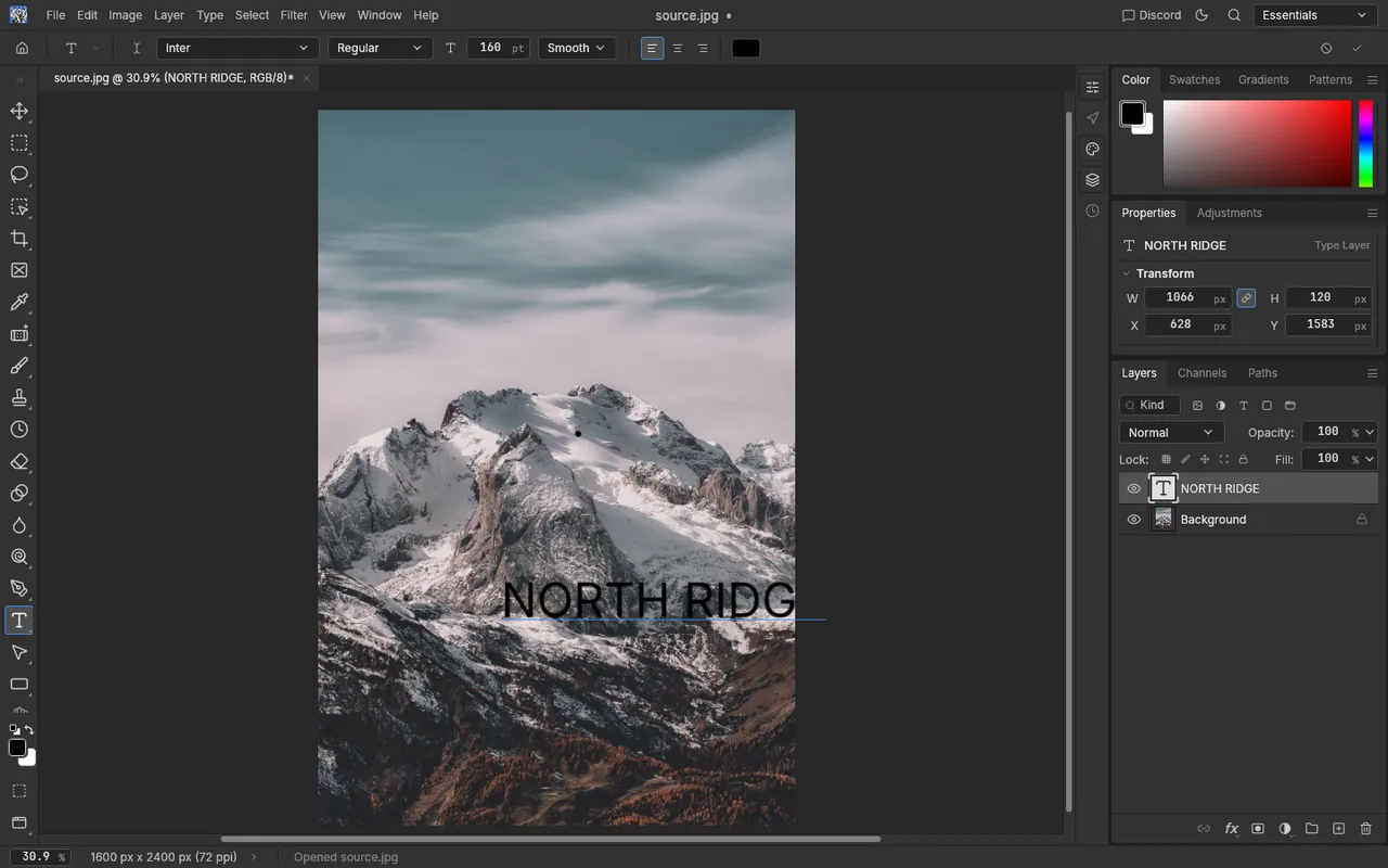 PhotoCraft 的文字工具在雪山照片上写下 NORTH RIDGE，选项栏里是字体控件。